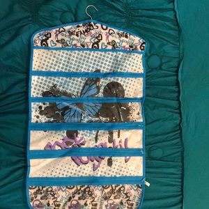 Hanging jewelry holder